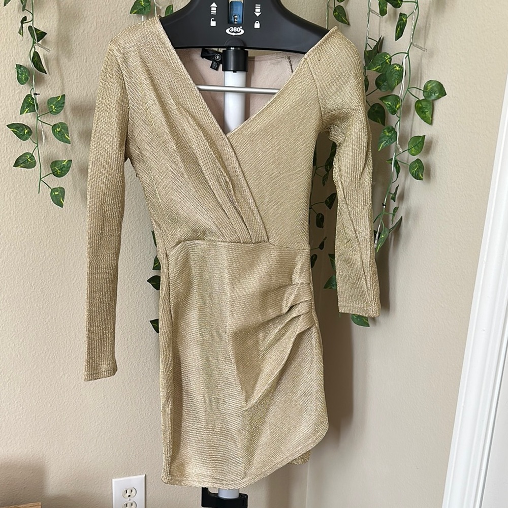 Elegant Gold Long Sleeve Dress